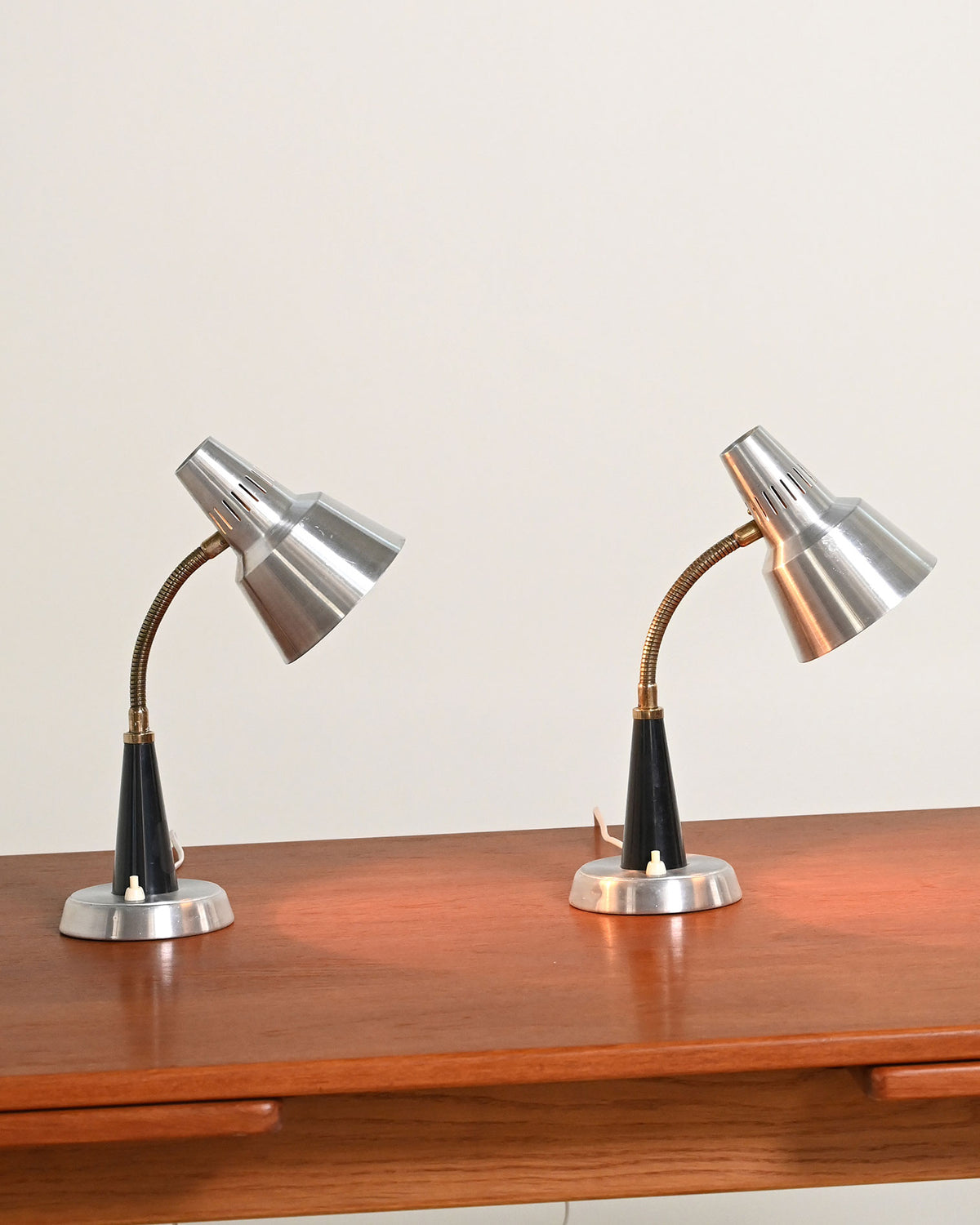 Coppia di lampade da tavolo "600/5" di Gemi, anni '60