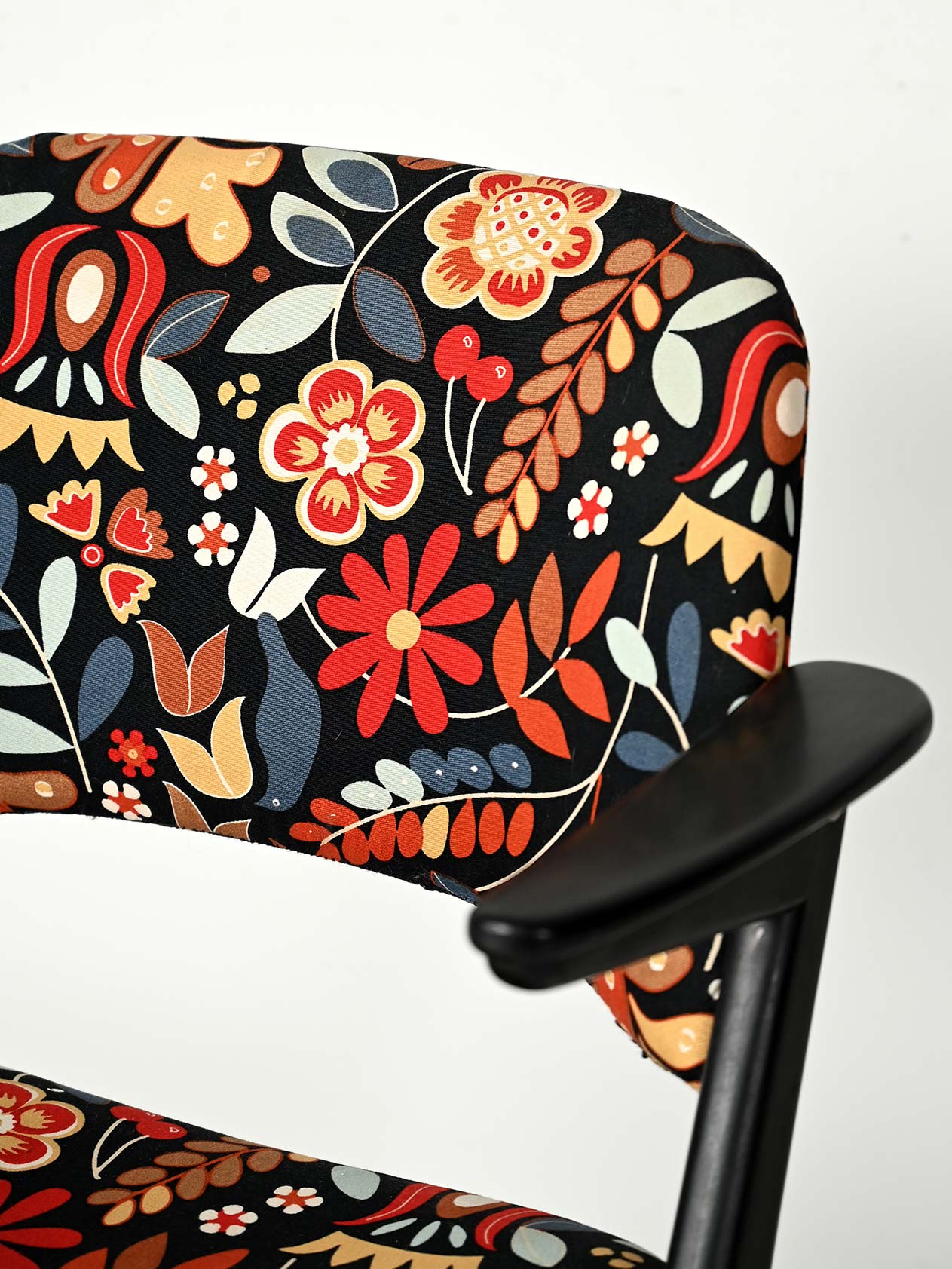 Coppia poltroncine “Triva” di Bengt Ruda con tappezzeria floreale 3