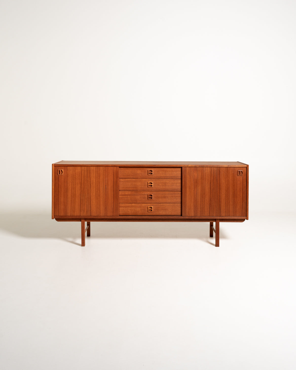 Sideboard modello “Korsör” scandinavo in teak anni ’60