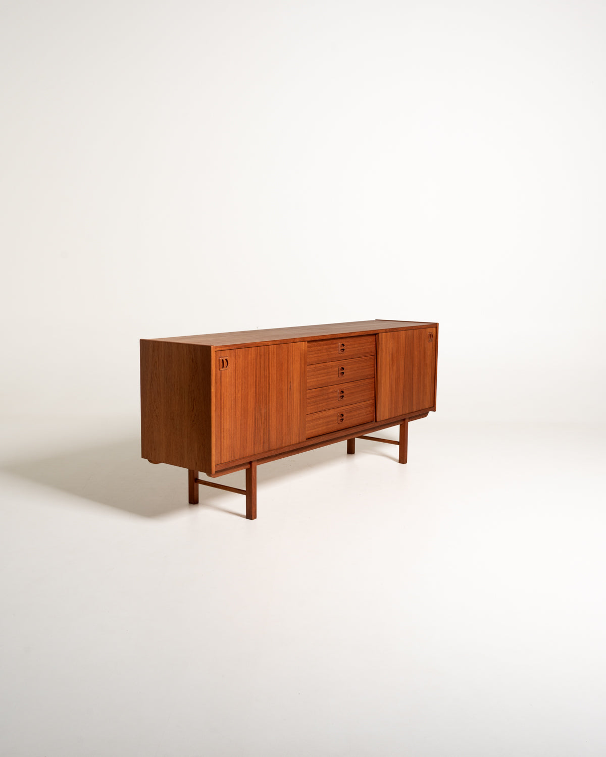 Sideboard modello “Korsör” scandinavo in teak anni ’60
