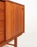 Sideboard modello “Korsör” scandinavo in teak anni ’60