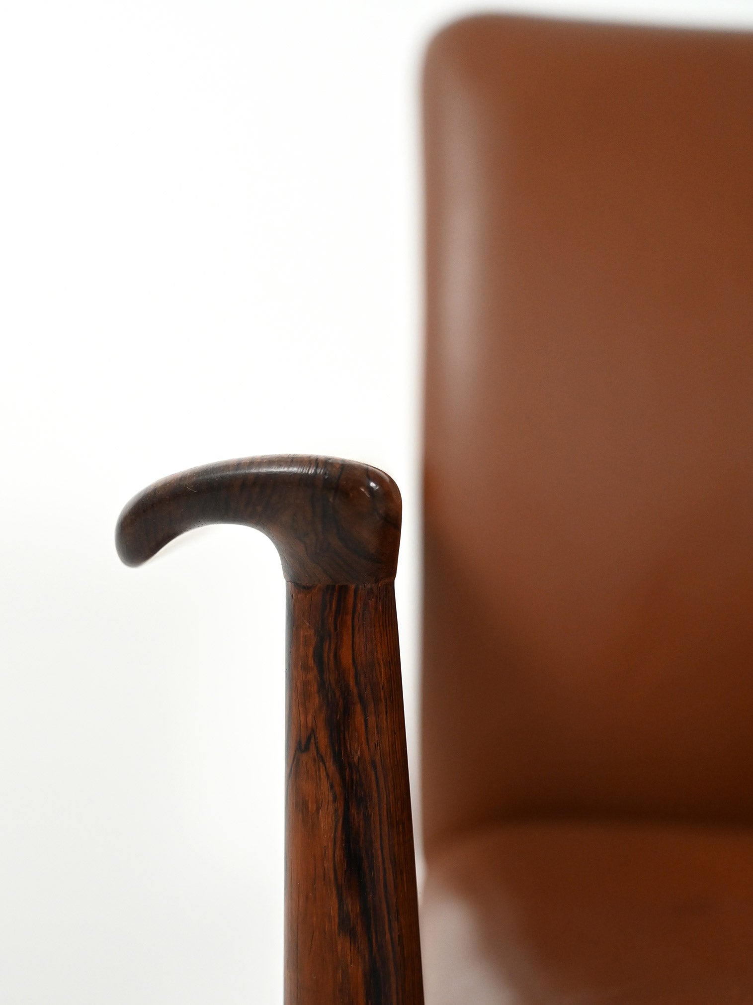 Coppia di poltrone “Diplomat” di Finn Juhl
