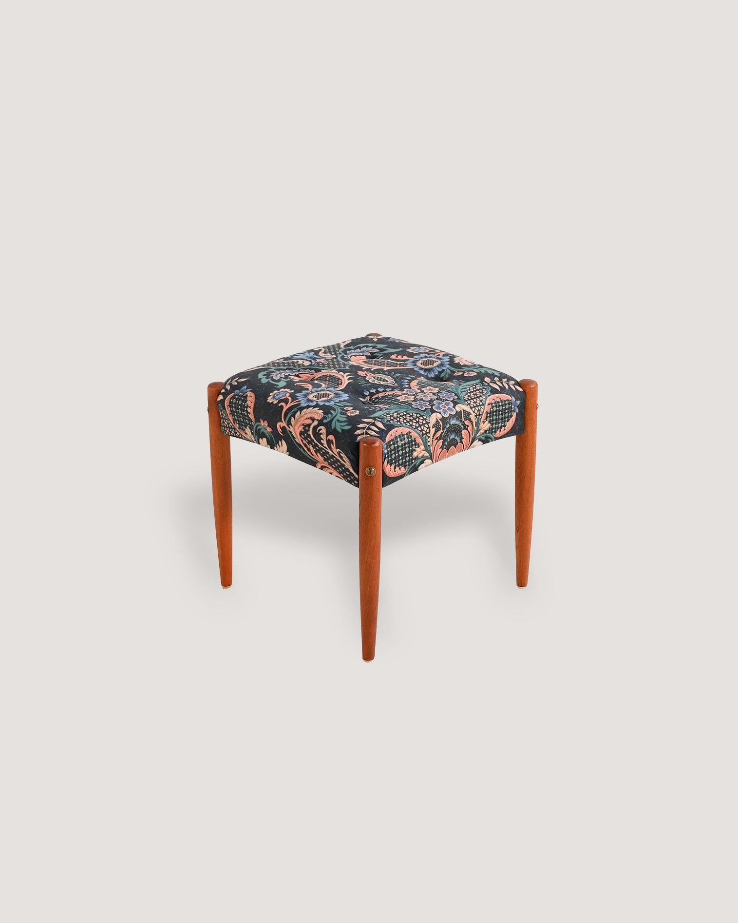 Sgabello scandinavo in teak con seduta imbottita, anni ’60/’70