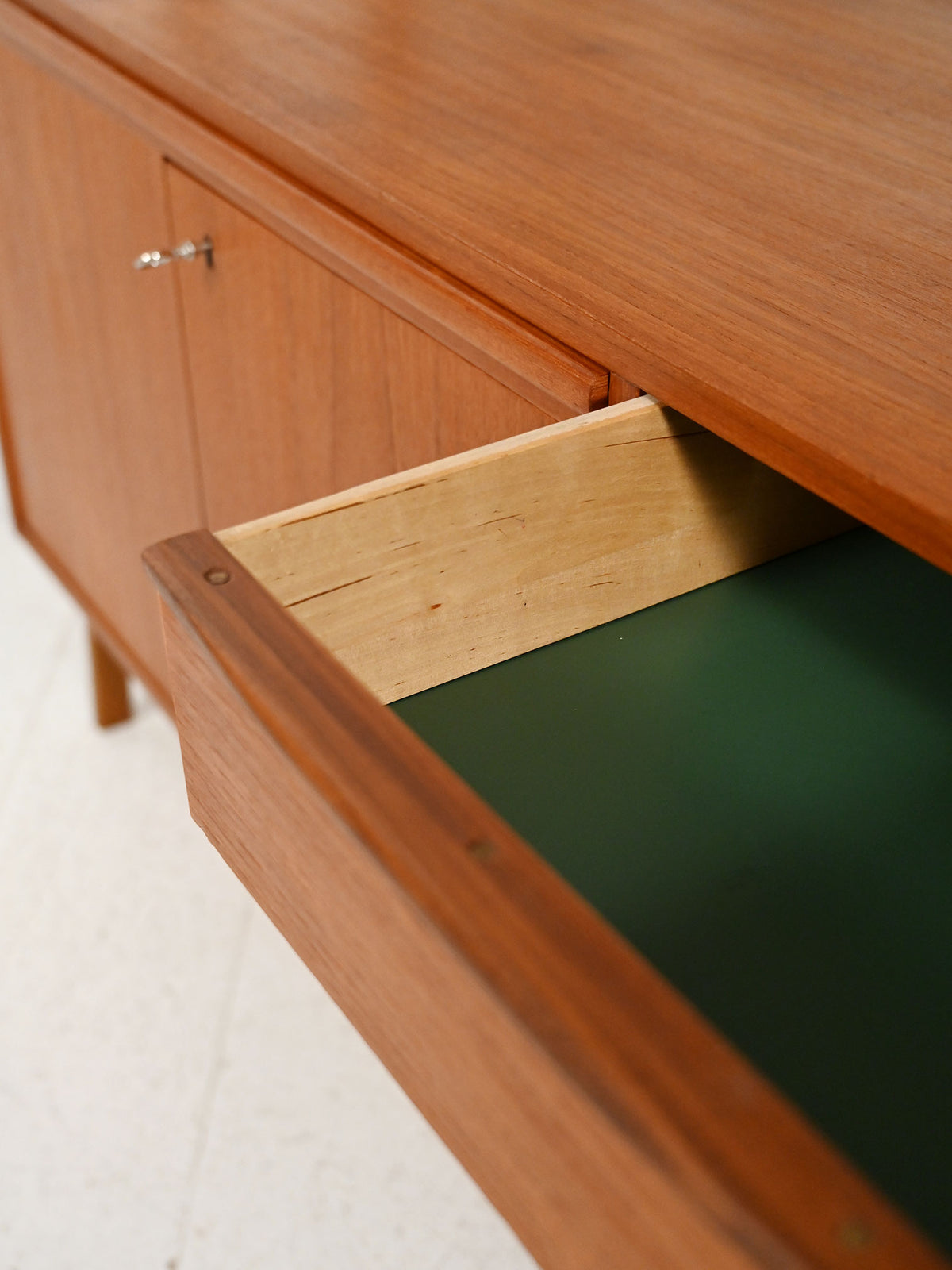 Libreria scandinava in teak con scrivania estraibile 9