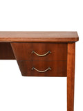 Scrivania scandinava in mogano con maniglie in ottone 5