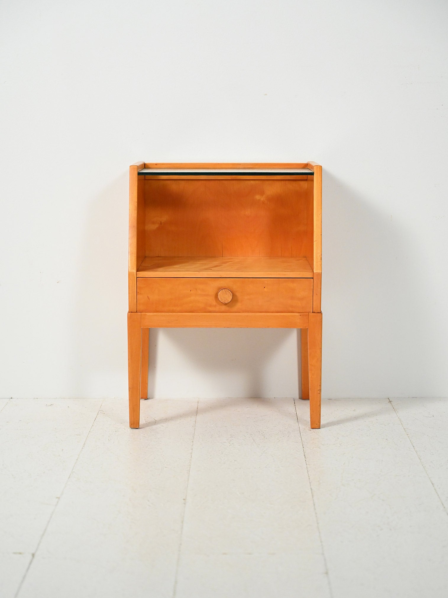 Comodino scandinavo vintage in radica di betulla 1