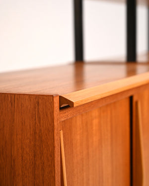 Libreria doppia scandinava in teak con montanti neri, anni ’60 10