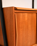 Libreria doppia scandinava in teak con montanti neri, anni ’60 11