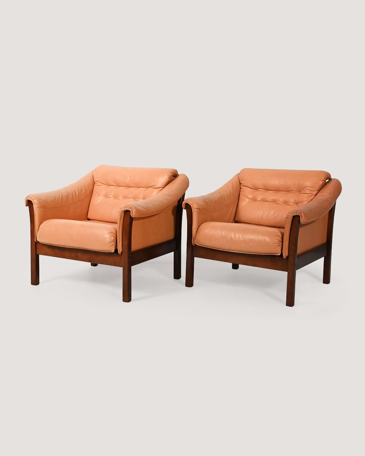 Coppia di poltrone scandinave anni Cinquanta in pelle