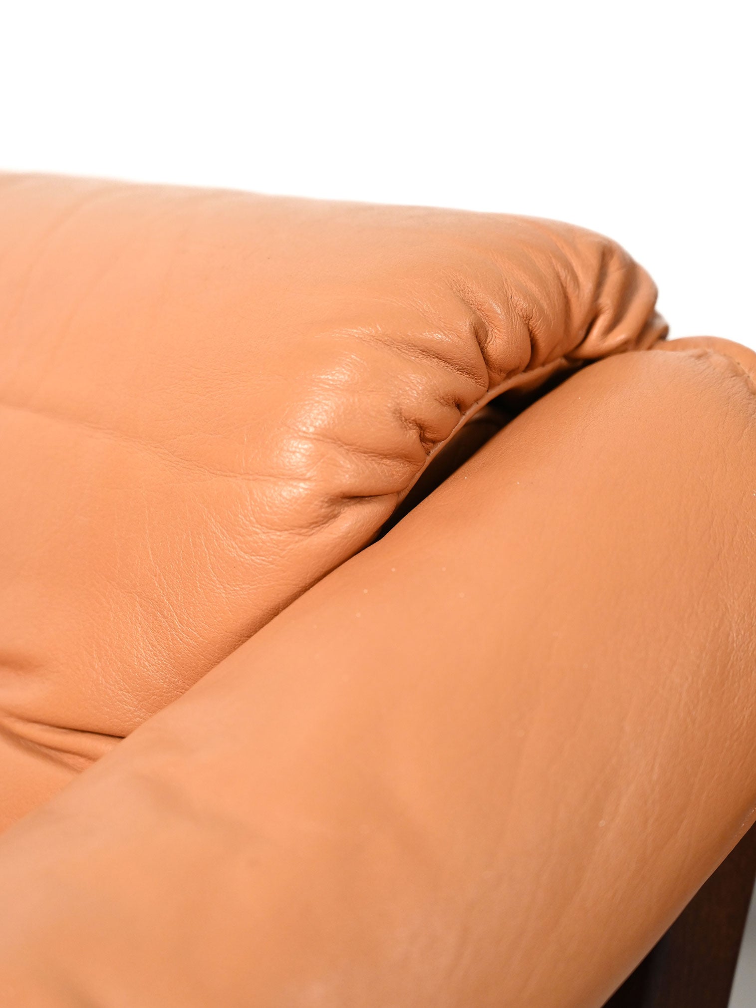 Coppia di poltrone scandinave anni Cinquanta in pelle 6