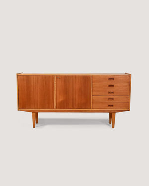 Sideboard scandinavo anni 60 dalle linee eleganti