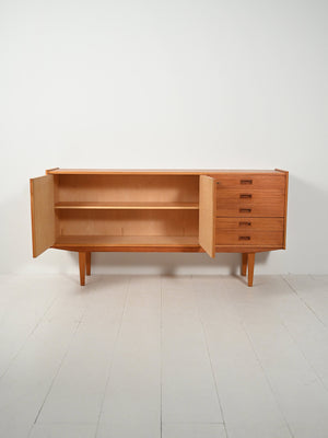 Sideboard scandinavo anni 60 dalle linee eleganti 2