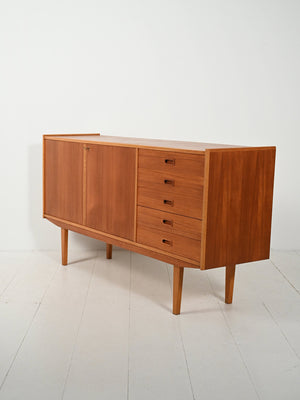 Sideboard scandinavo anni 60 dalle linee eleganti 4