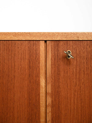 Sideboard scandinavo anni 60 dalle linee eleganti 6