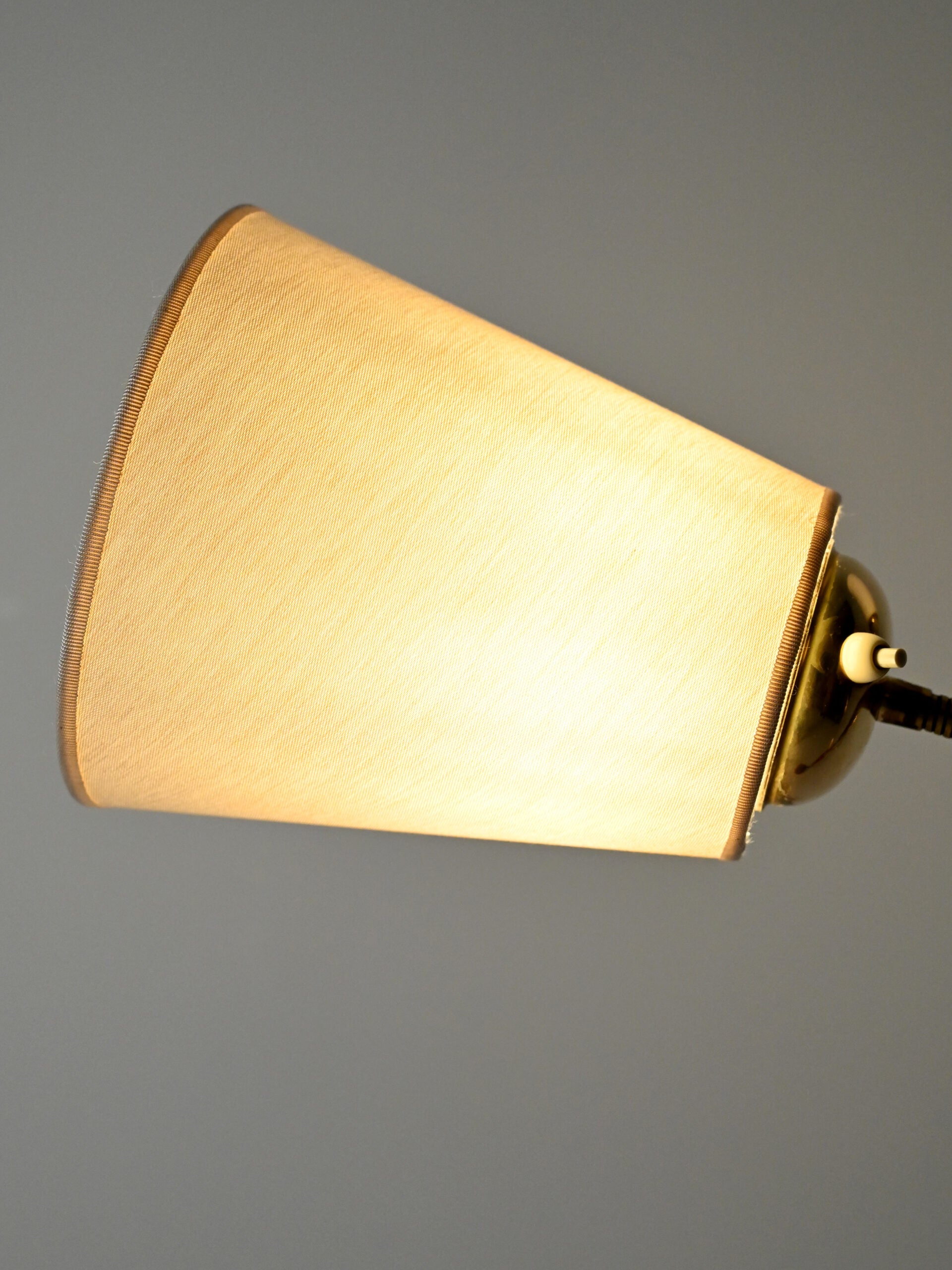 Lampada da terra scandinava a tre bracci in teak e ottone, anni 40–50 8