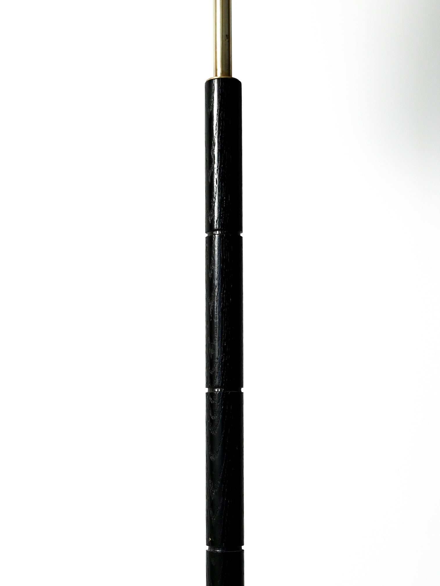 Lampada da terra scandinava in legno nero e ottone 4