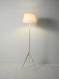Lampada da terra tripode scandinava in legno laccato bianco