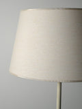 Lampada da terra tripode scandinava in legno laccato bianco 2