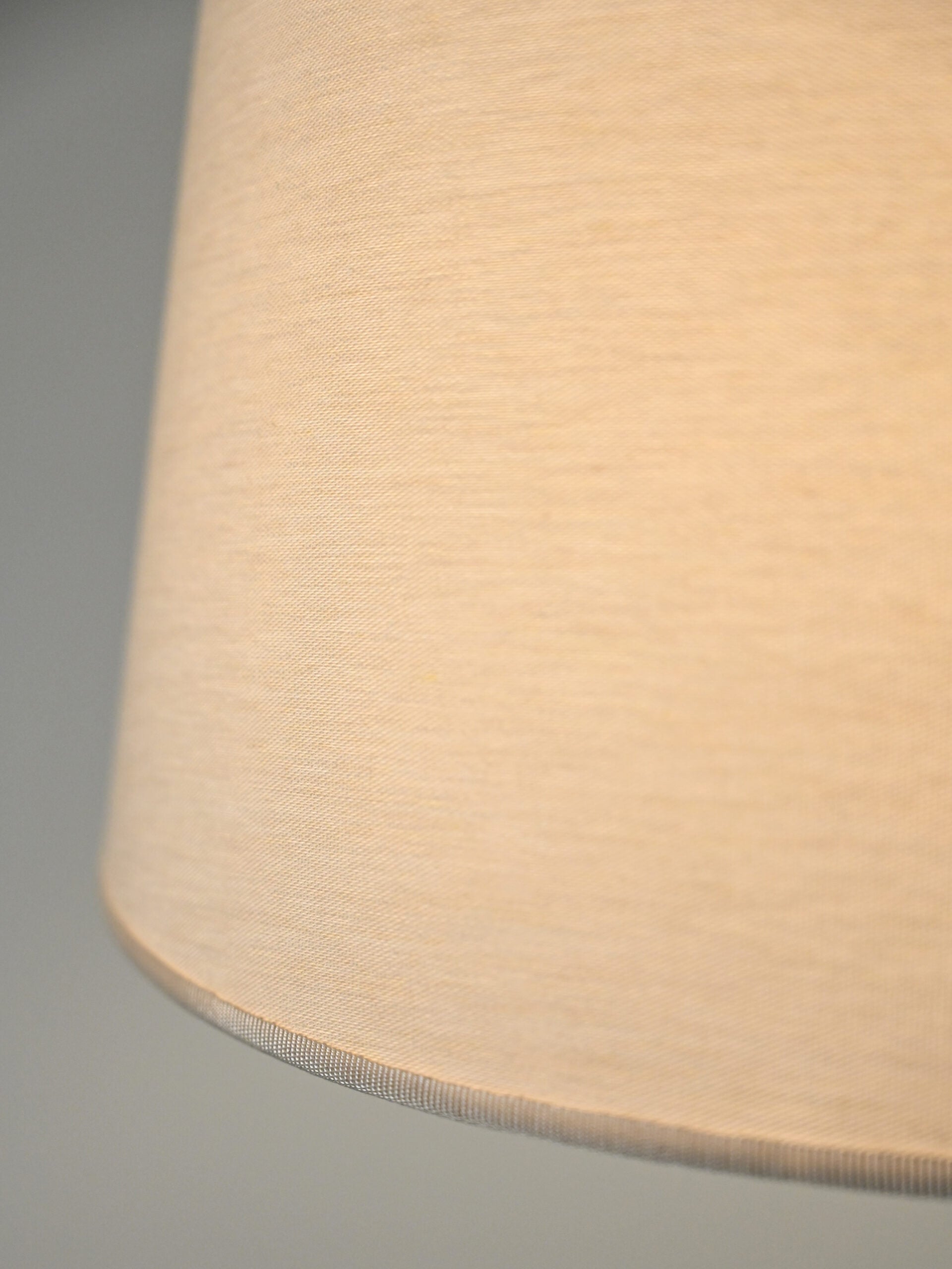 Lampada da terra tripode scandinava in legno laccato bianco 7