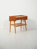 Comodino scandinavo con cassetto e portariviste 2