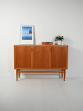 Highboard scandinavo anni 50/60 in rovere e teak con tre ante