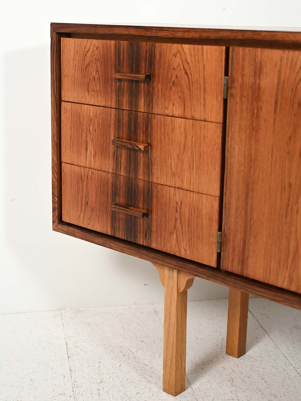 Piccolo sideboard scandinavo in palissandro 5