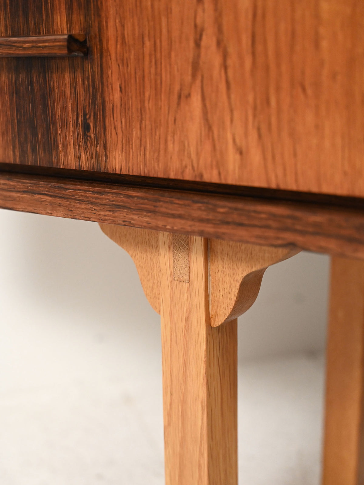 Piccolo sideboard scandinavo in palissandro 10