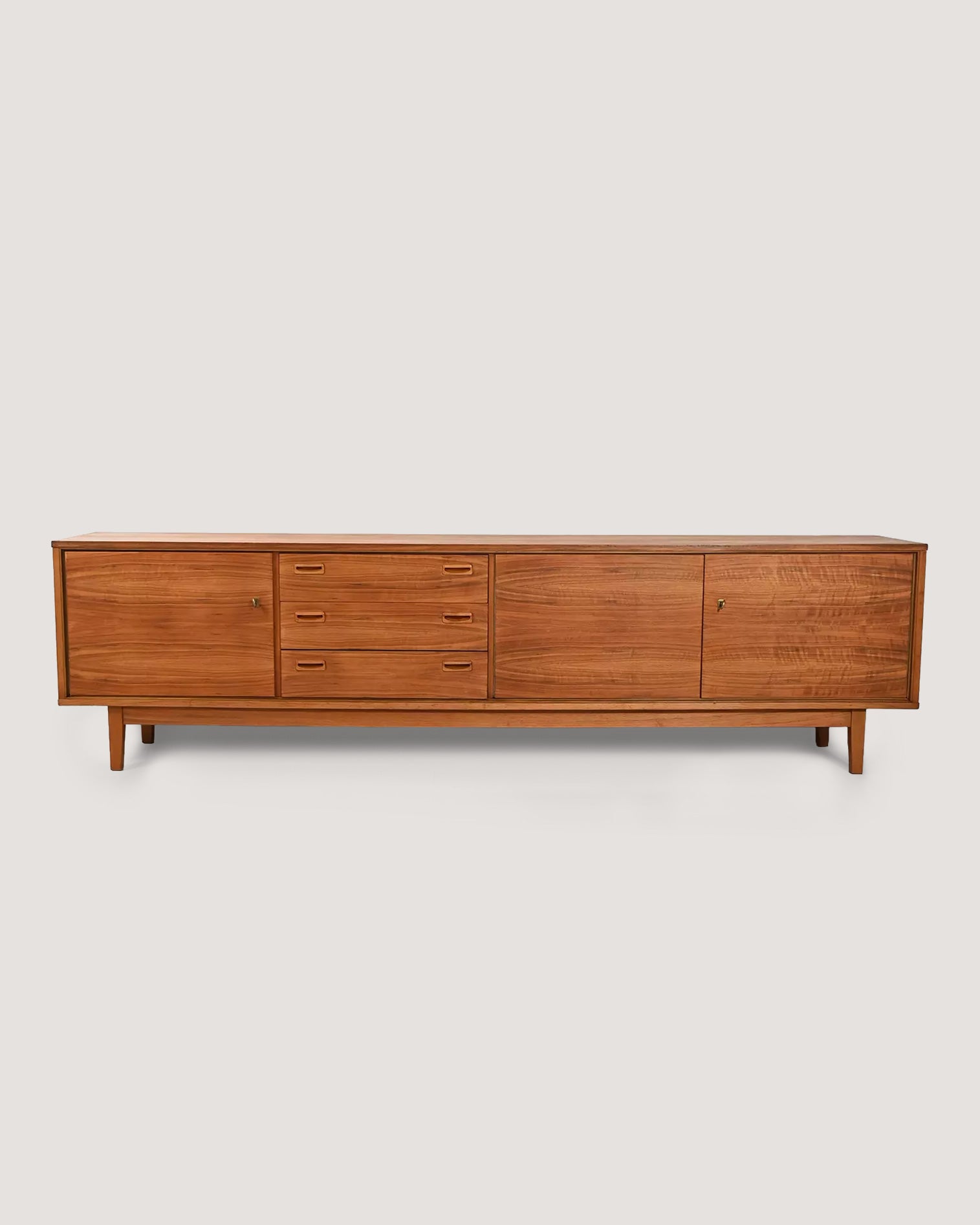 Sideboard vintage in noce anni 60
