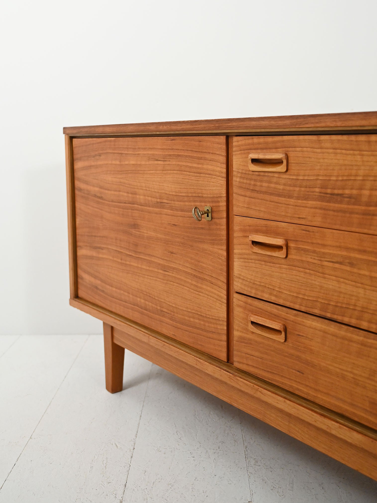Sideboard vintage in noce anni 60 5