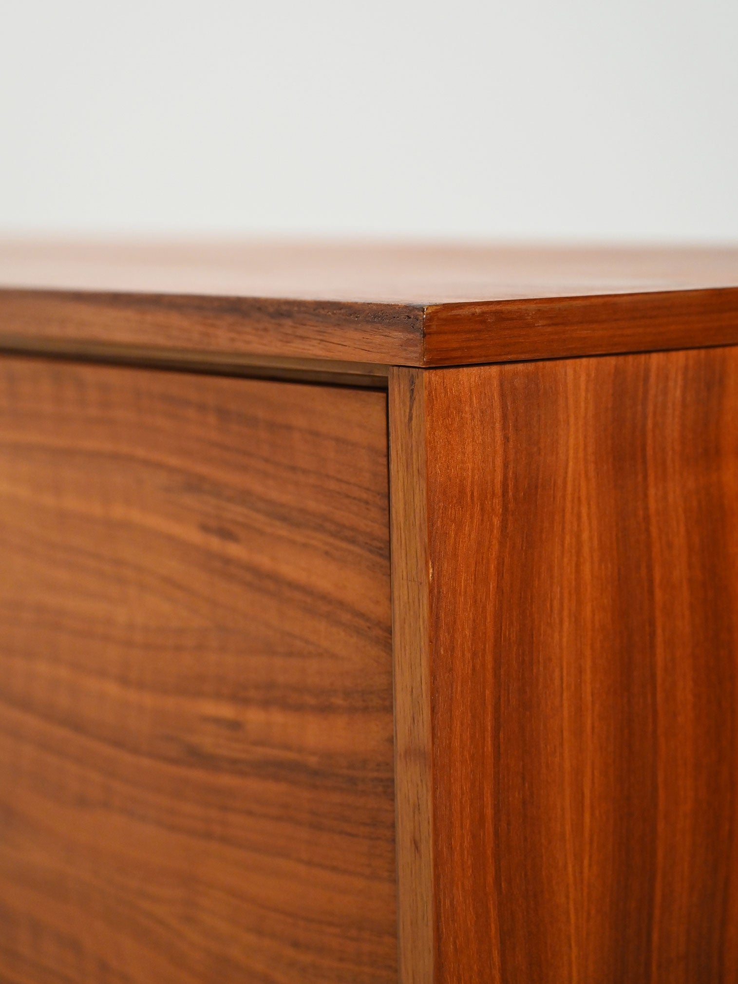 Sideboard vintage in noce anni 60 11