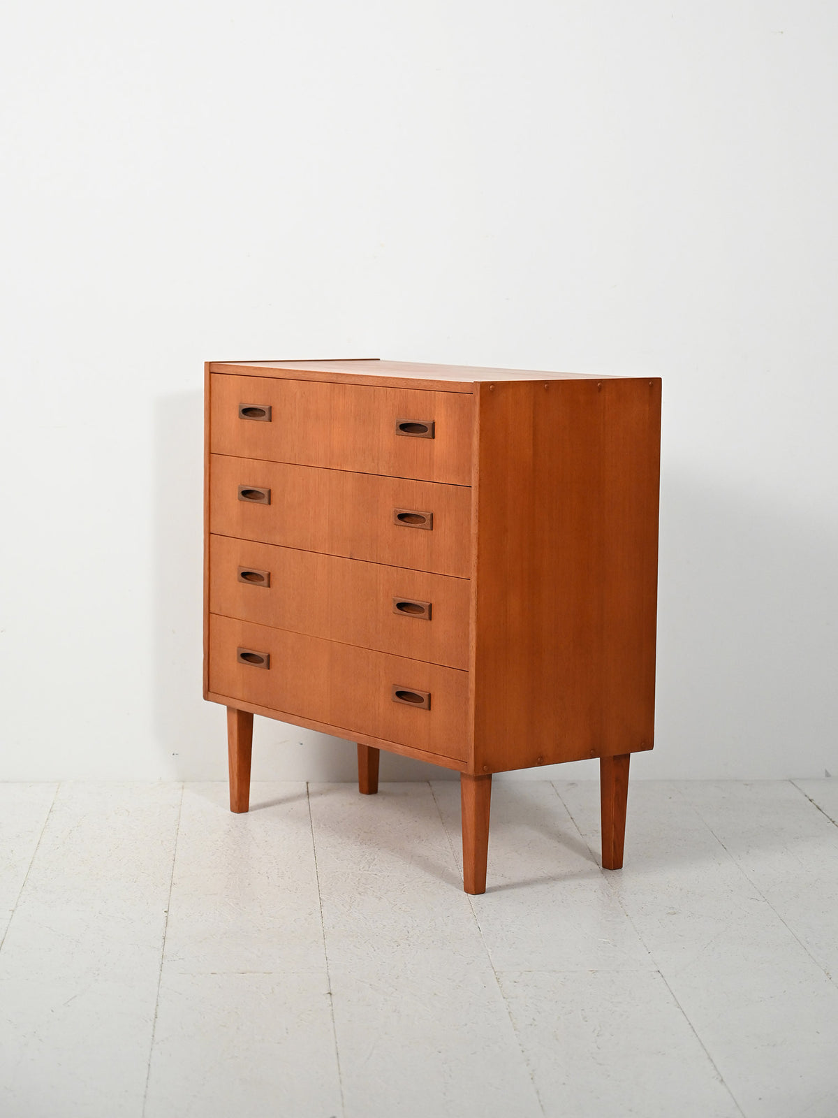 Cassettiera scandinava anni ’60 in teak