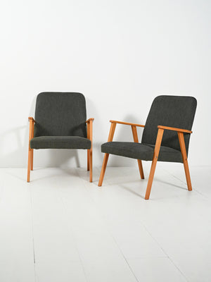 Coppia di Poltrone scandinave in faggio con tappezzeria grigia 1