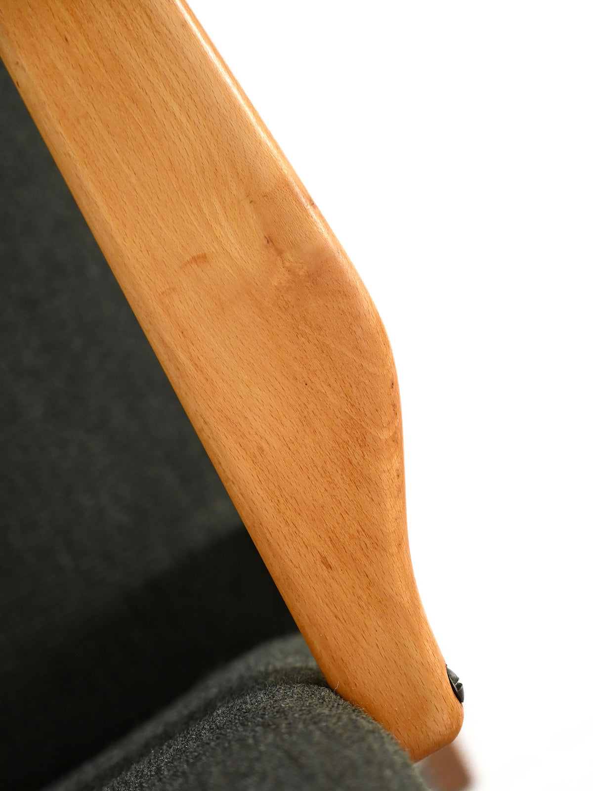 Coppia di Poltrone scandinave in faggio con tappezzeria grigia 5