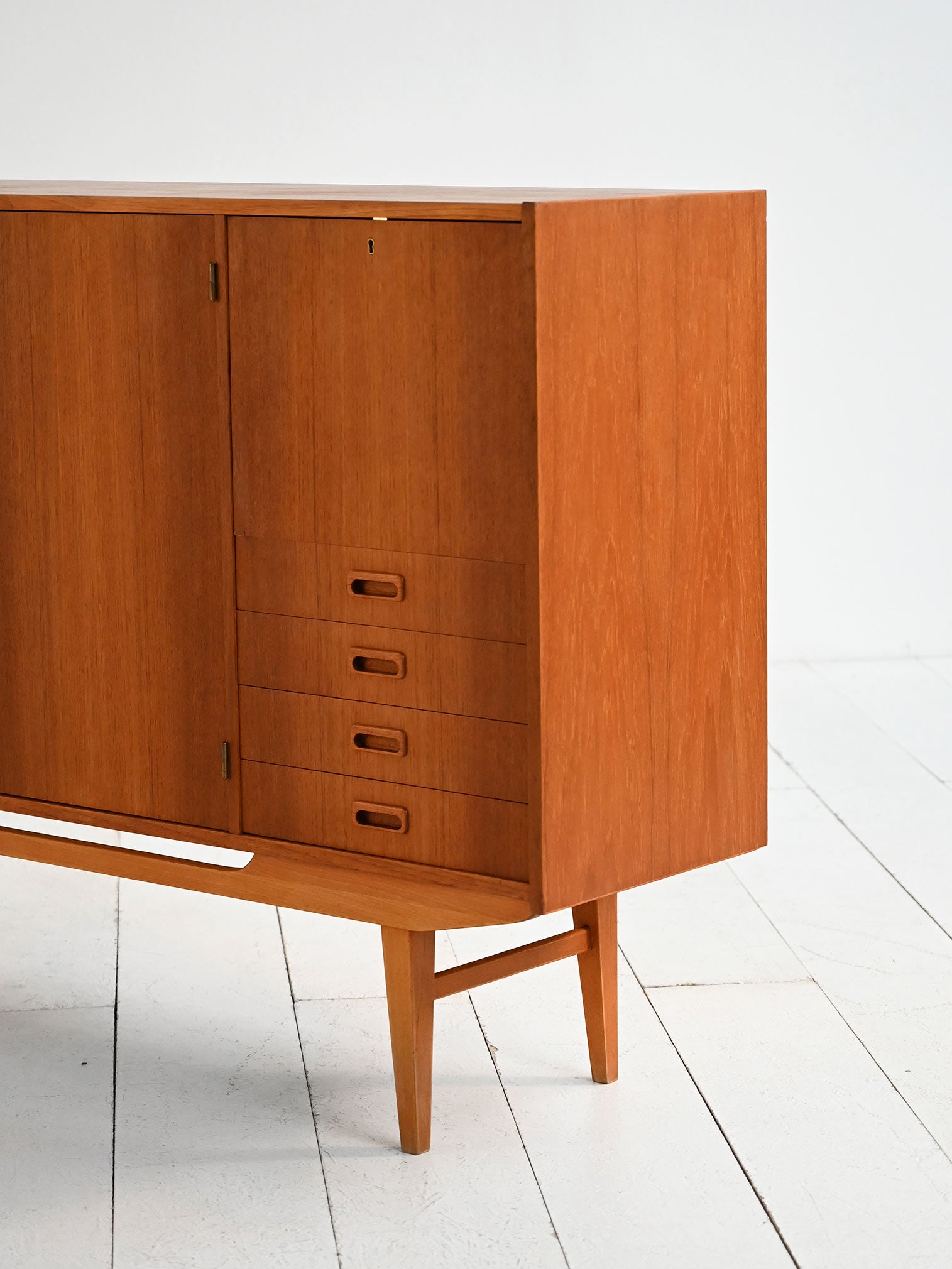 Highboard scandinavo in teak, anni ’50–’60 3
