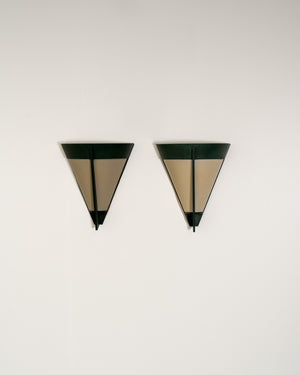 Coppia di applique scandinave coniche in metallo e bachelite, anni ’50/’60