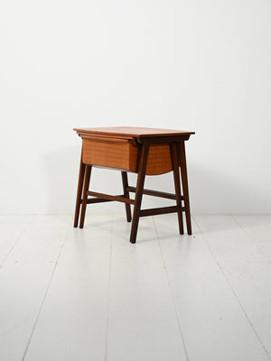 Coppia di coffee table scandinavi ad incastro con porta lana 5