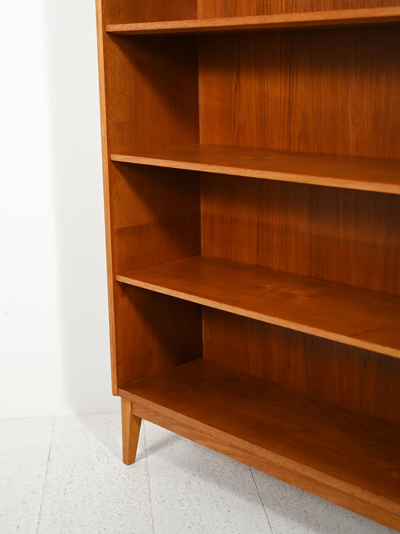 Libreria scandinava in teak di Ferdinand Lundquist, anni ’61 4
