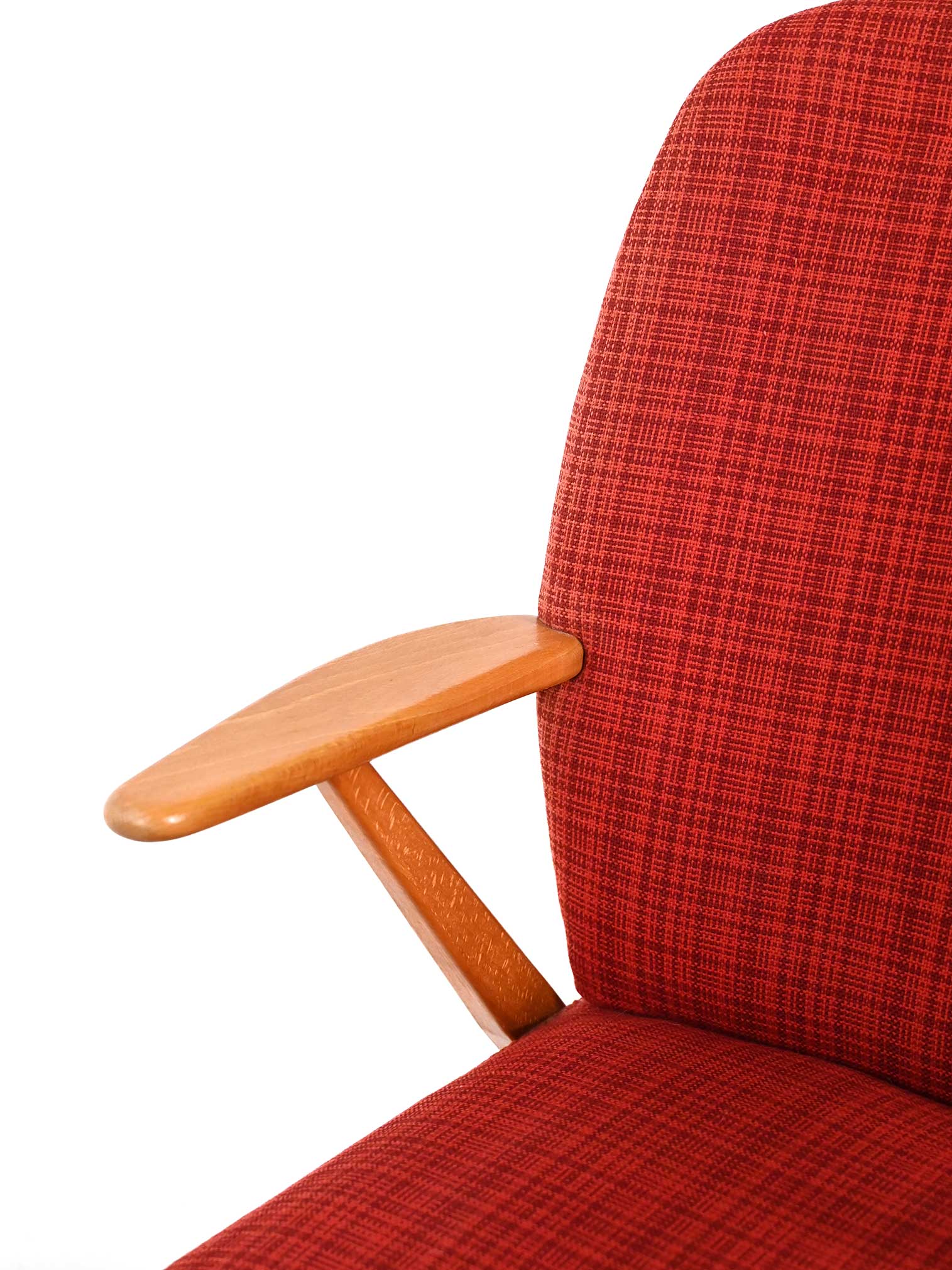 Poltrona scandinava anni 50 con rivestimento in lana rossa 4