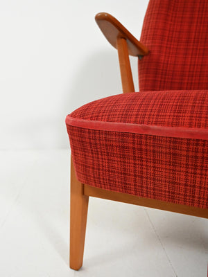 Poltrona scandinava anni 50 con rivestimento in lana rossa 5