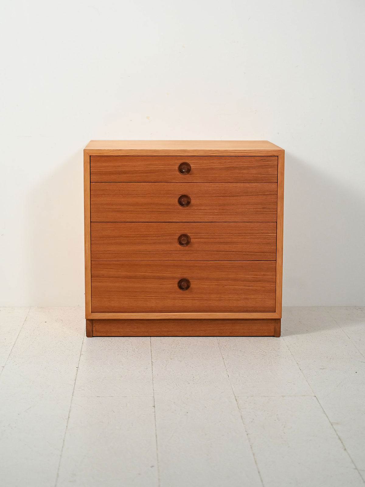 Cassettiera danese in faggio e teak di Børge Mogensen 1