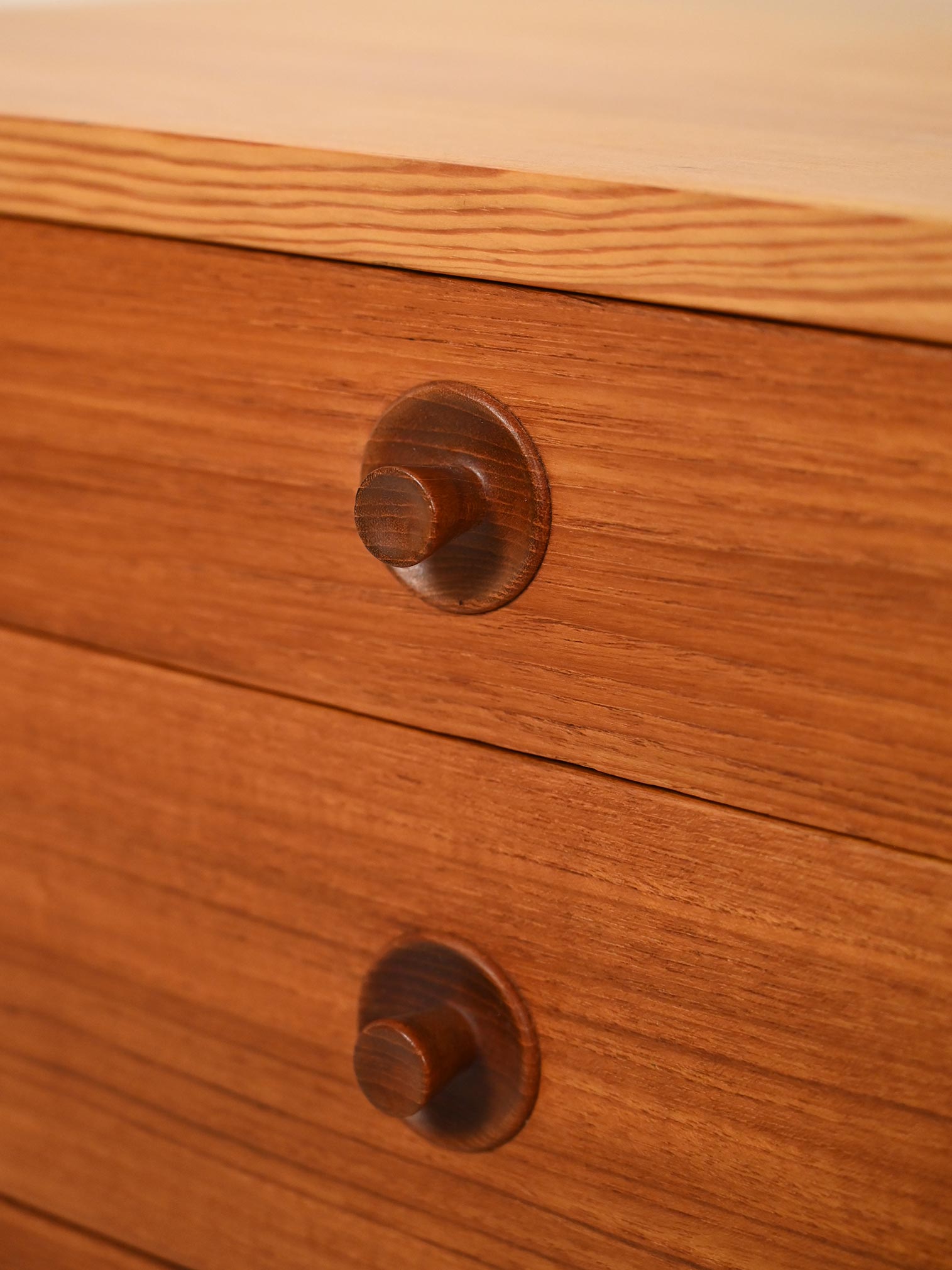 Cassettiera danese in faggio e teak di Børge Mogensen 6