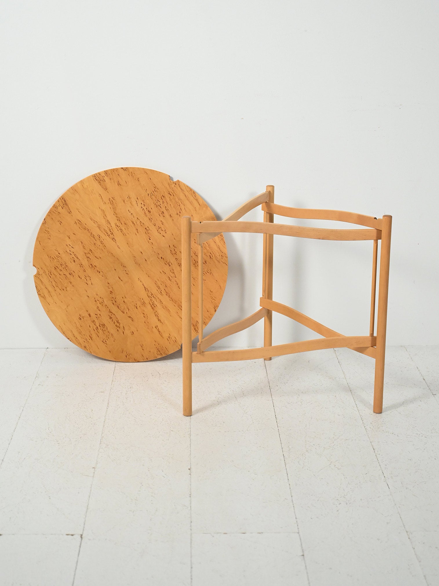 Coffee table scandinavo rotondo in betulla di Karl Andersson & Söner 3