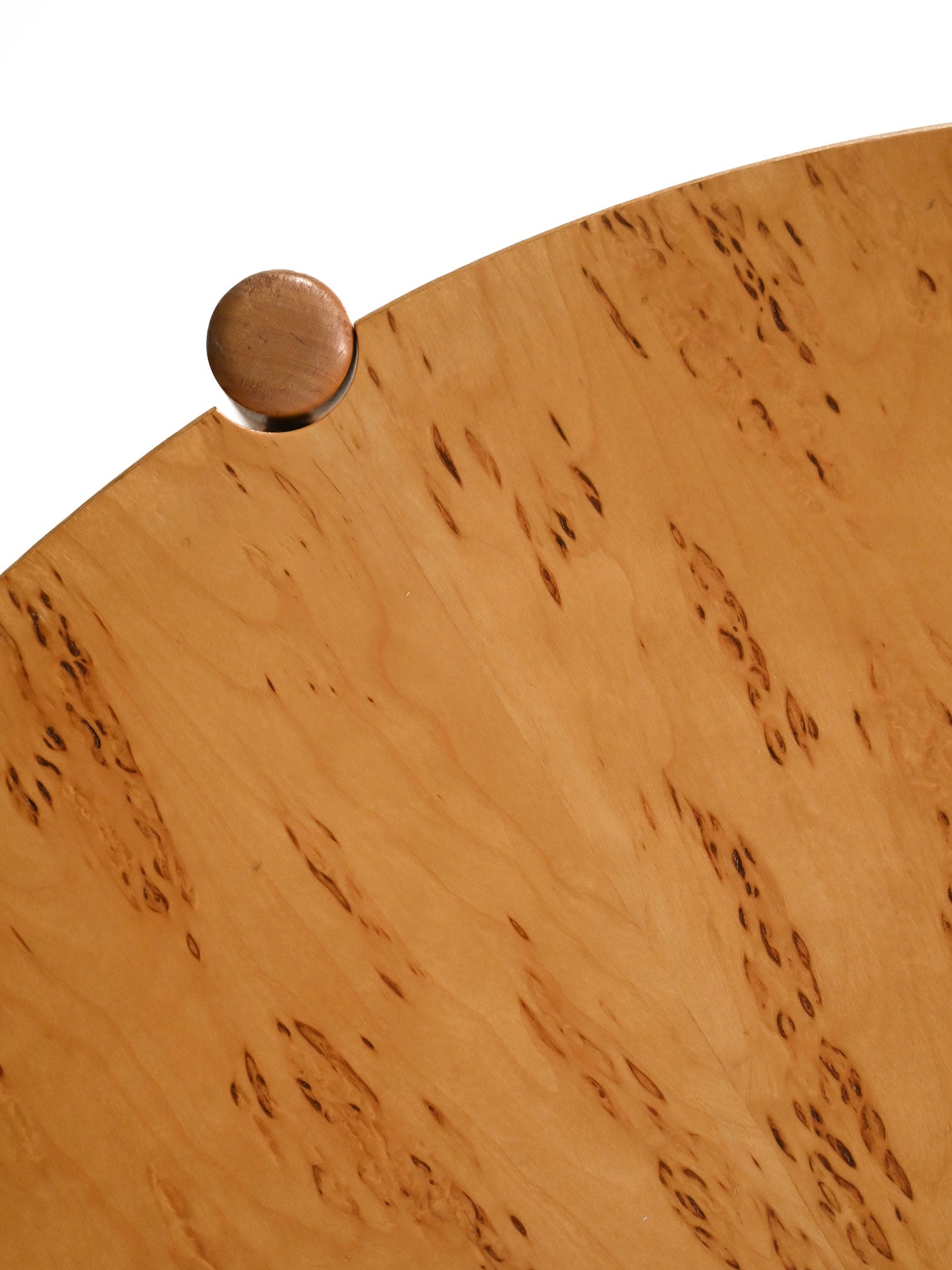 Coffee table scandinavo rotondo in betulla di Karl Andersson & Söner 9