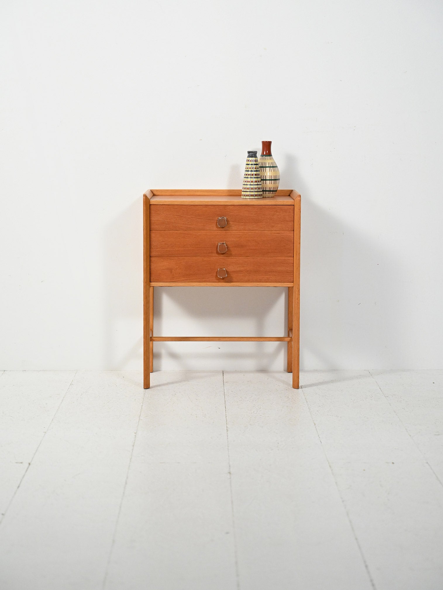Comodino scandinavo anni Sessanta