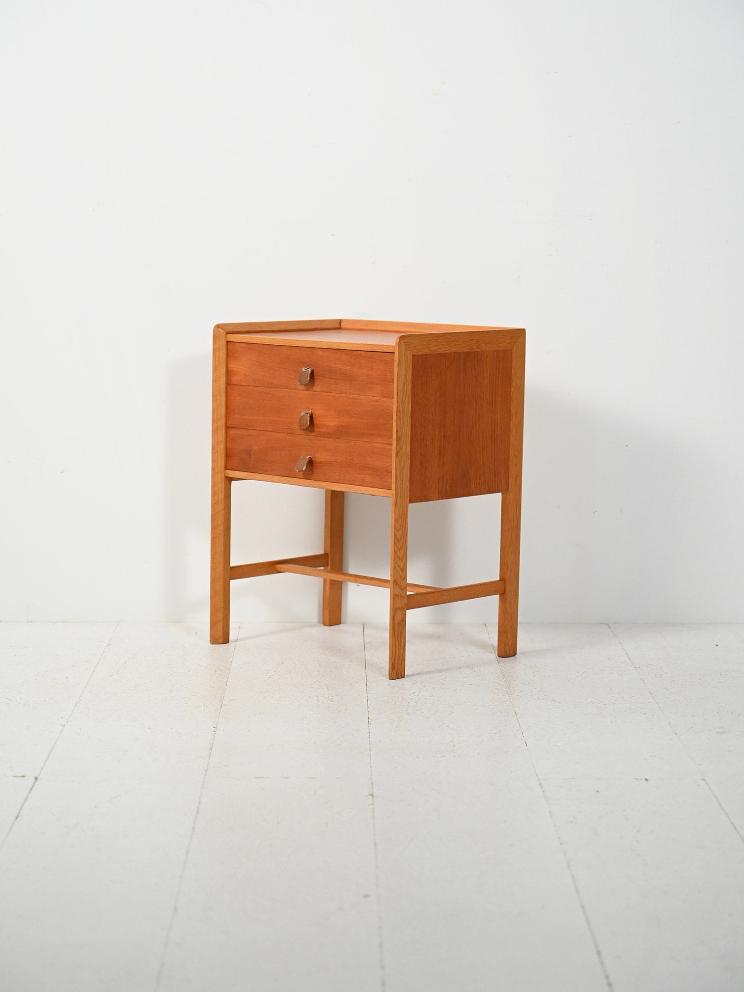 Comodino scandinavo anni Sessanta 3