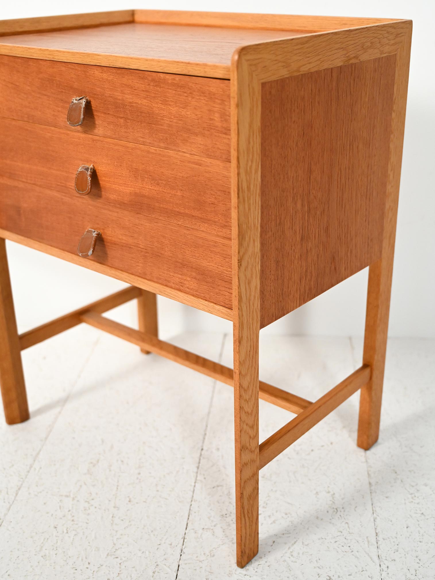 Comodino scandinavo anni Sessanta 6