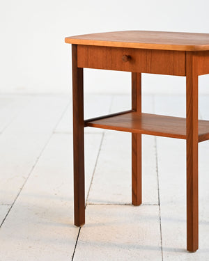 Comodino scandinavo in teak dalle linee classiche, anni ’60 3