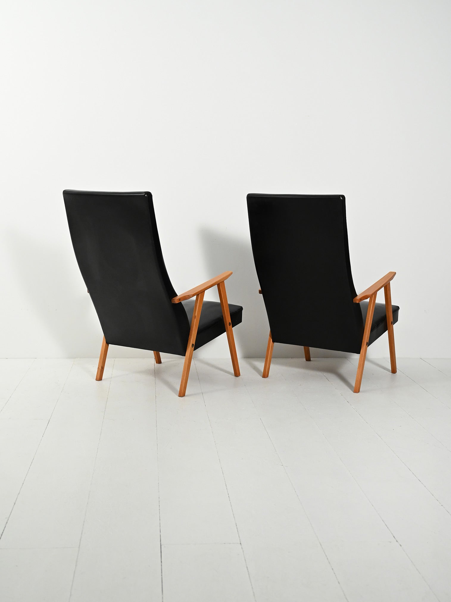 Coppia di poltrone scandinave anni 50-60 con schienale alto 4