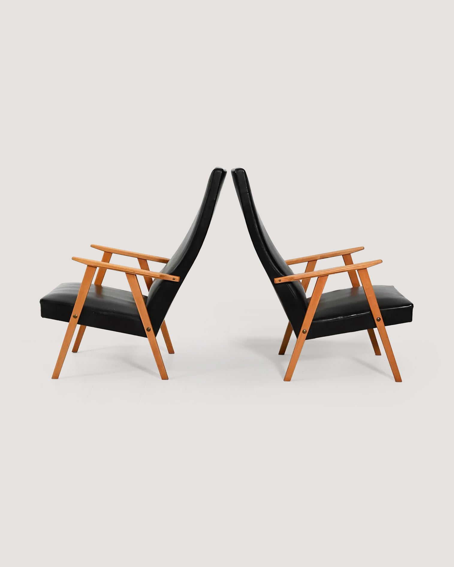 Coppia di poltrone scandinave anni 50-60 con schienale alto