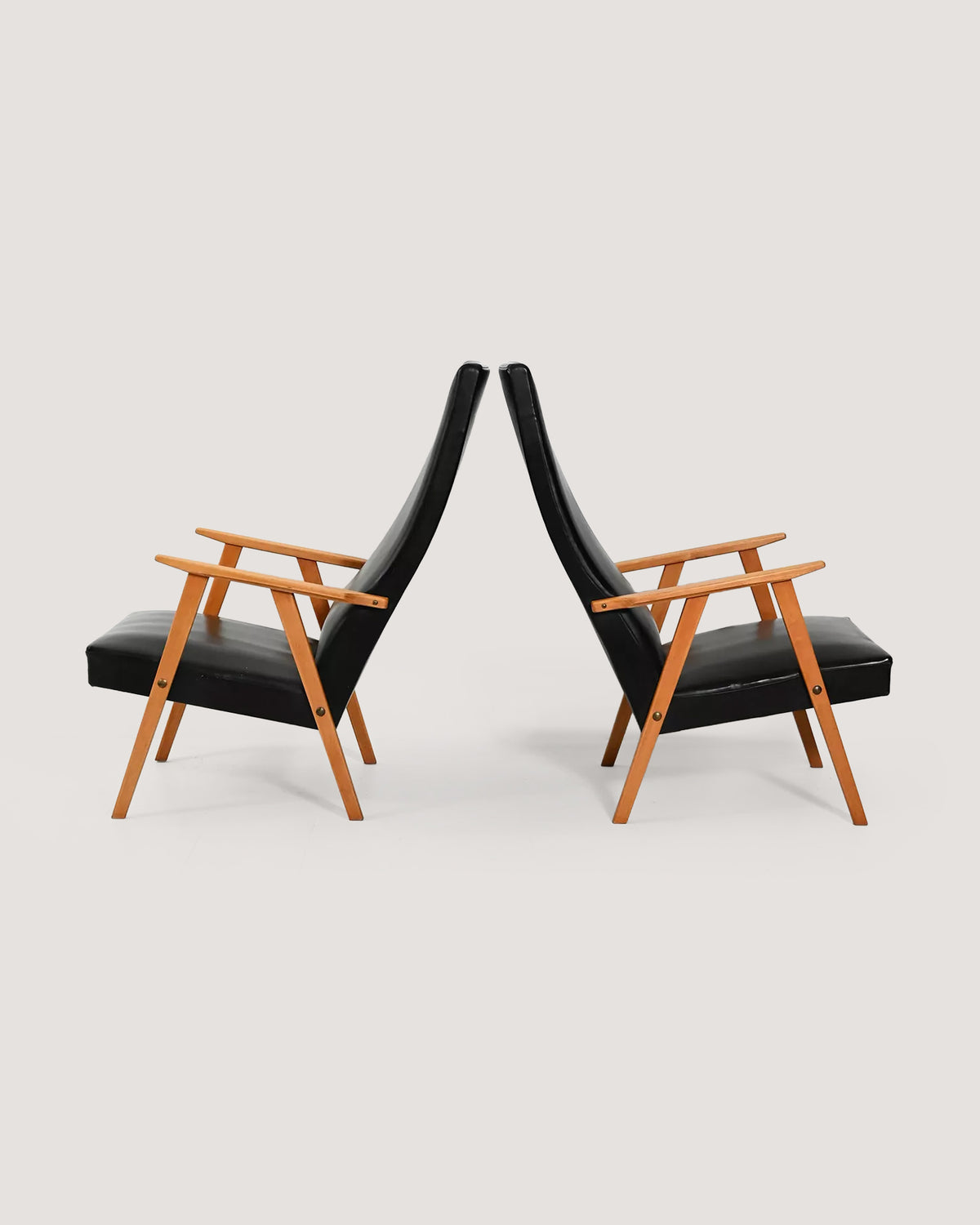 Coppia di poltrone scandinave anni 50-60 con schienale alto